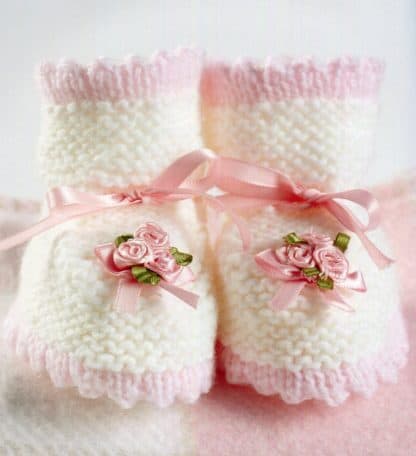 100 Little Knitted Gifts to Make - Image 3