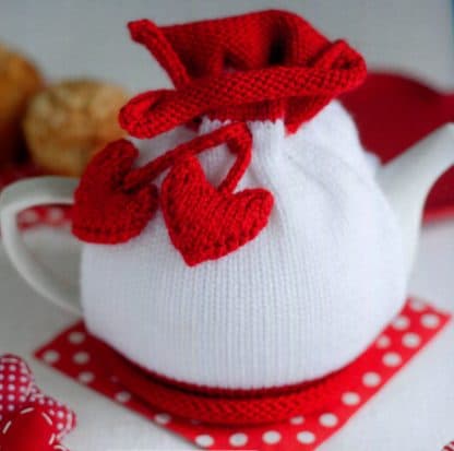 100 Little Knitted Gifts to Make - Image 4